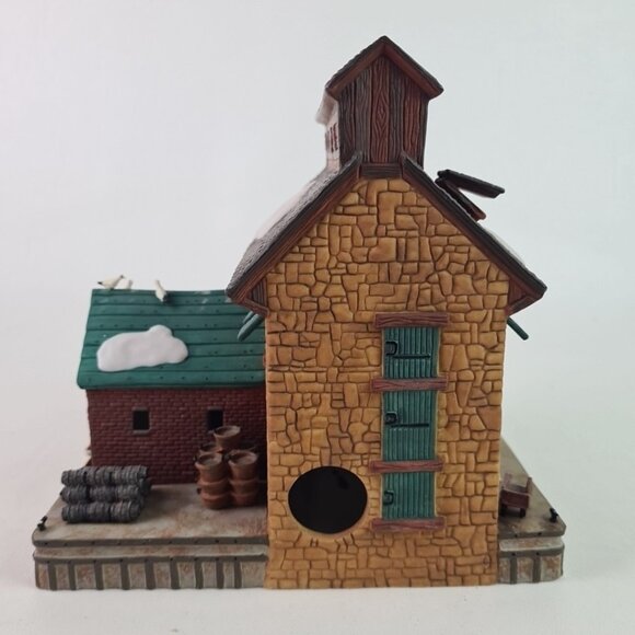 Dept 56 North Eastern Sea Fisheries LTD Dickens Village Lighted House 58316 - Picture 5 of 11
